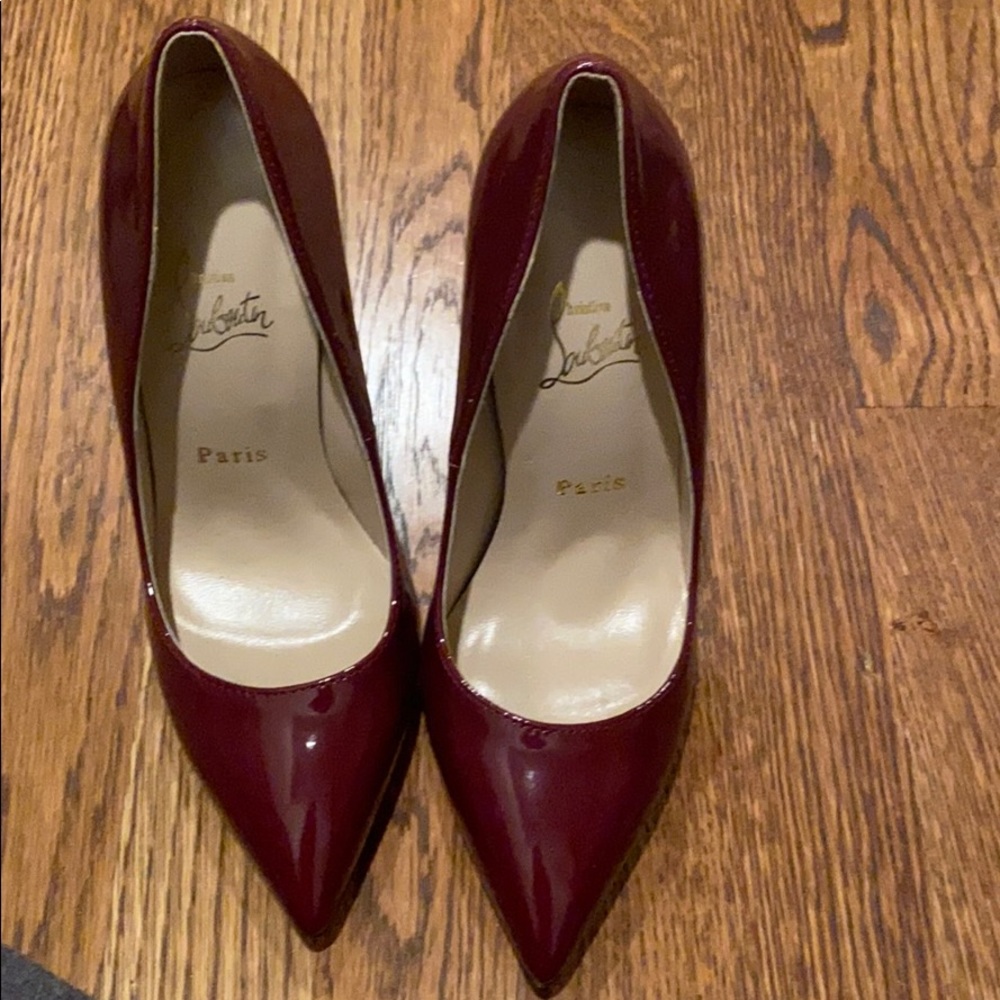 Maroon Louboutin red bottoms So Kate